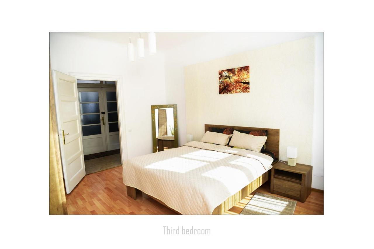Apartament Dinicu, Brasov, Romania Luaran gambar